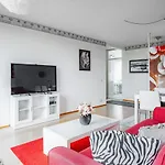 Saris 4 Bedroom With View *